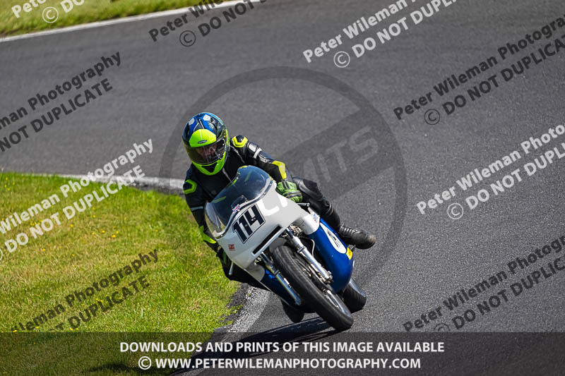 Vintage motorcycle club;eventdigitalimages;mallory park;mallory park trackday photographs;no limits trackdays;peter wileman photography;trackday digital images;trackday photos;vmcc festival 1000 bikes photographs